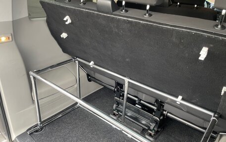 Volkswagen Caravelle T6 рестайлинг, 2015 год, 2 650 000 рублей, 23 фотография