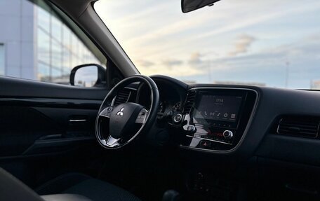 Mitsubishi Outlander III рестайлинг 3, 2021 год, 2 620 000 рублей, 7 фотография