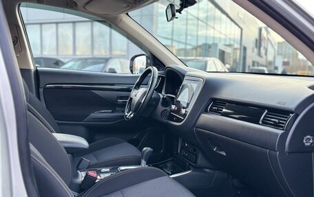 Mitsubishi Outlander III рестайлинг 3, 2021 год, 2 620 000 рублей, 9 фотография