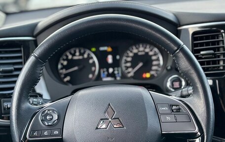 Mitsubishi Outlander III рестайлинг 3, 2021 год, 2 620 000 рублей, 15 фотография