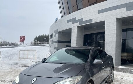 Renault Fluence I, 2010 год, 575 000 рублей, 2 фотография