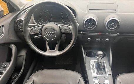 Audi A3, 2018 год, 1 652 000 рублей, 10 фотография
