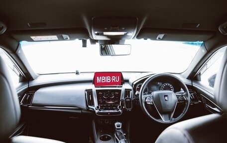 Toyota Crown, 2018 год, 3 390 000 рублей, 28 фотография