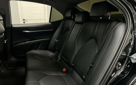 Toyota Camry, 2018 год, 2 750 000 рублей, 20 фотография