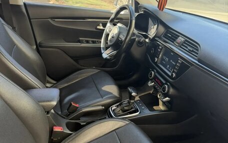 KIA Rio IV, 2018 год, 1 220 000 рублей, 6 фотография