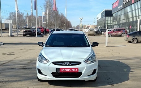 Hyundai Solaris II рестайлинг, 2012 год, 800 000 рублей, 2 фотография