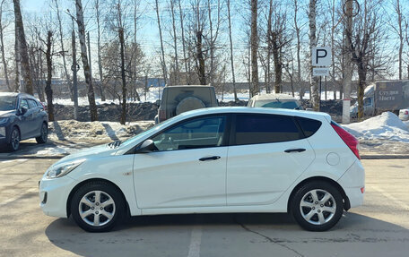 Hyundai Solaris II рестайлинг, 2012 год, 800 000 рублей, 10 фотография