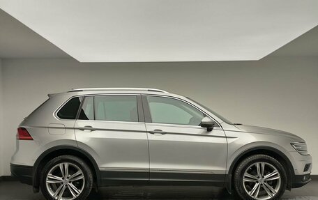 Volkswagen Tiguan II, 2020 год, 3 842 000 рублей, 3 фотография