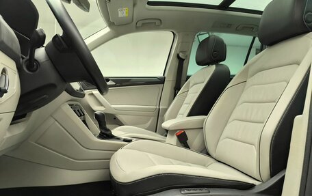 Volkswagen Tiguan II, 2020 год, 3 842 000 рублей, 16 фотография