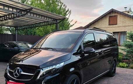 Mercedes-Benz V-Класс, 2024 год, 11 000 000 рублей, 4 фотография