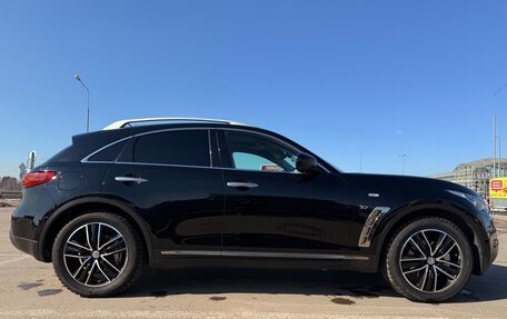 Infiniti QX70, 2016 год, 2 499 999 рублей, 5 фотография