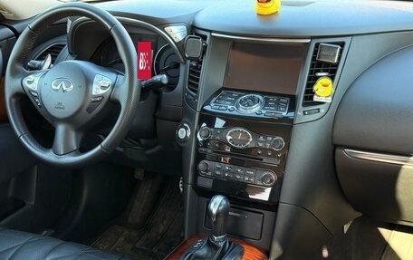 Infiniti QX70, 2016 год, 2 499 999 рублей, 11 фотография