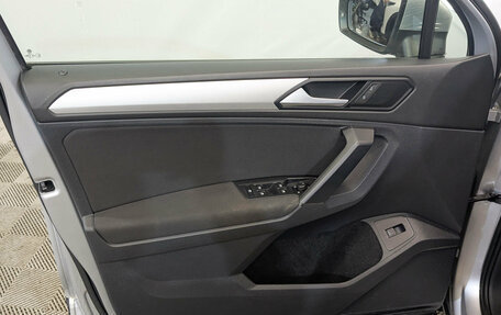 Volkswagen Tiguan II, 2020 год, 2 835 000 рублей, 19 фотография