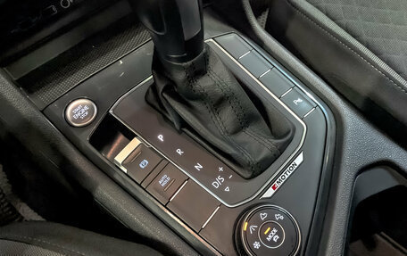 Volkswagen Tiguan II, 2020 год, 2 835 000 рублей, 26 фотография