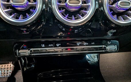 Mercedes-Benz CLA, 2019 год, 2 990 000 рублей, 15 фотография