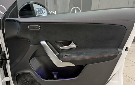 Mercedes-Benz CLA, 2019 год, 2 990 000 рублей, 12 фотография