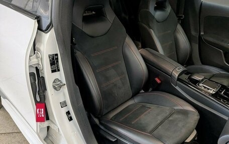 Mercedes-Benz CLA, 2019 год, 2 990 000 рублей, 21 фотография