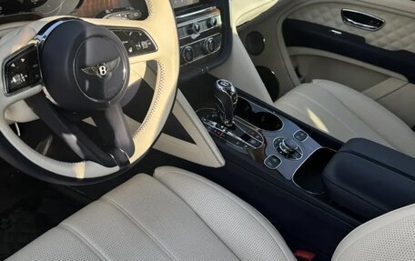 Bentley Bentayga I, 2023 год, 27 000 000 рублей, 9 фотография