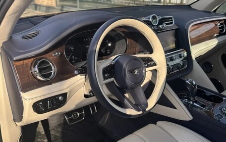 Bentley Bentayga I, 2023 год, 27 000 000 рублей, 10 фотография