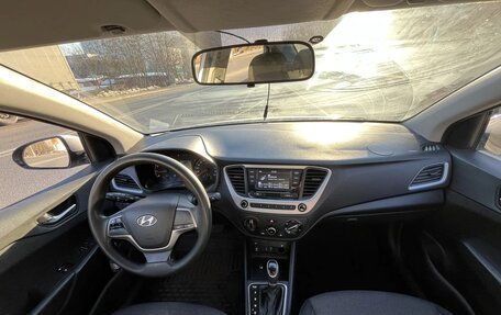 Hyundai Solaris II рестайлинг, 2017 год, 1 200 000 рублей, 3 фотография