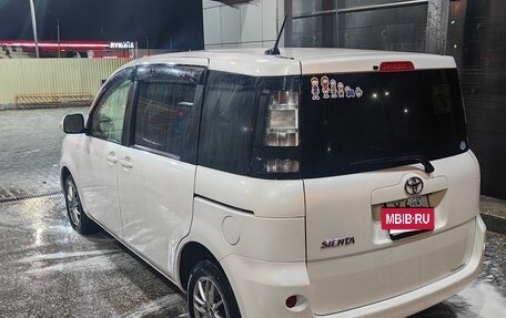 Toyota Sienta I, 2012 год, 1 050 000 рублей, 2 фотография