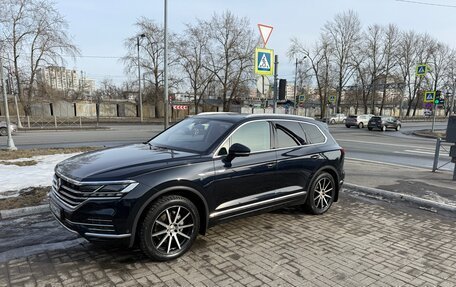 Volkswagen Touareg III, 2019 год, 4 900 000 рублей, 5 фотография