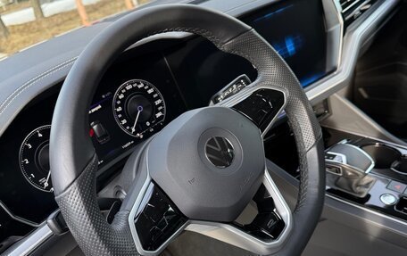 Volkswagen Touareg III, 2019 год, 4 900 000 рублей, 2 фотография