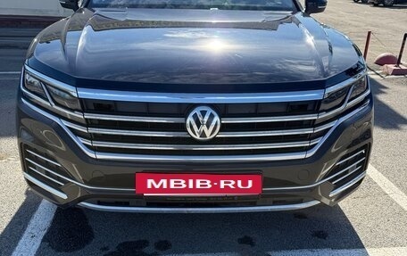 Volkswagen Touareg III, 2019 год, 4 900 000 рублей, 7 фотография