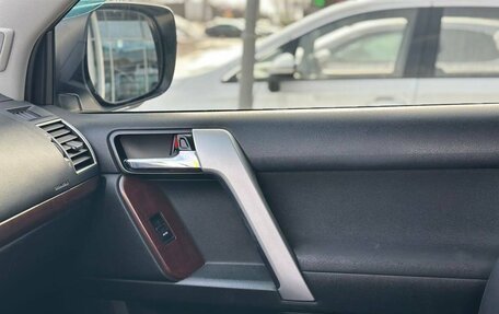 Toyota Land Cruiser Prado 150 рестайлинг 2, 2016 год, 3 700 000 рублей, 12 фотография