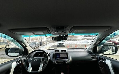 Toyota Land Cruiser Prado 150 рестайлинг 2, 2016 год, 3 700 000 рублей, 17 фотография