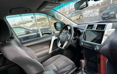 Toyota Land Cruiser Prado 150 рестайлинг 2, 2016 год, 3 700 000 рублей, 16 фотография