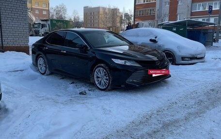 Toyota Camry, 2018 год, 2 500 000 рублей, 4 фотография