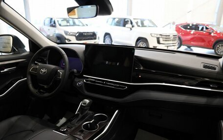 Toyota Highlander, 2025 год, 6 000 000 рублей, 13 фотография