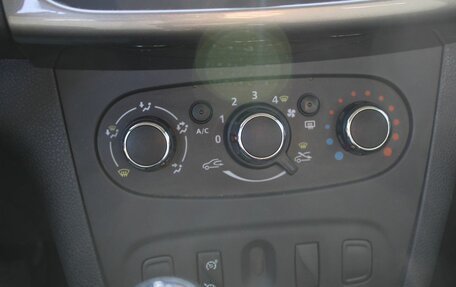 Renault Sandero II рестайлинг, 2016 год, 785 000 рублей, 9 фотография