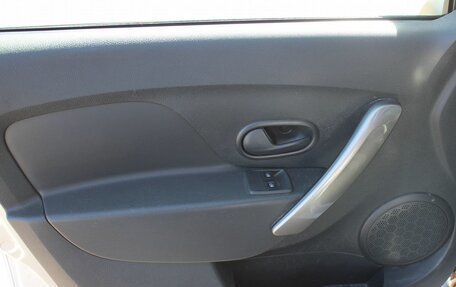 Renault Sandero II рестайлинг, 2016 год, 785 000 рублей, 13 фотография