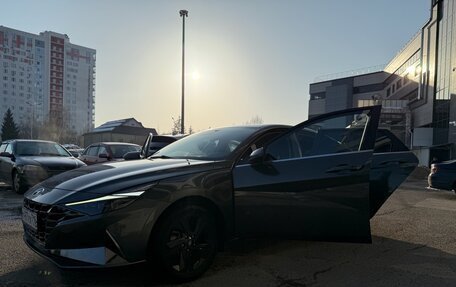 Hyundai Elantra, 2021 год, 2 250 000 рублей, 3 фотография