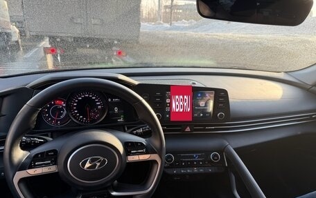 Hyundai Elantra, 2021 год, 2 250 000 рублей, 11 фотография