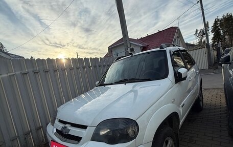 Chevrolet Niva I рестайлинг, 2018 год, 680 000 рублей, 5 фотография