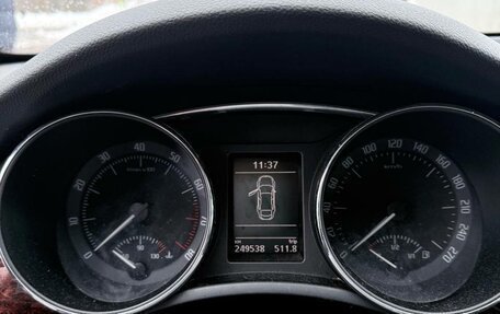 Skoda Superb III рестайлинг, 2012 год, 970 000 рублей, 12 фотография