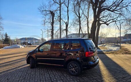 Volkswagen Touran III, 2011 год, 790 000 рублей, 4 фотография