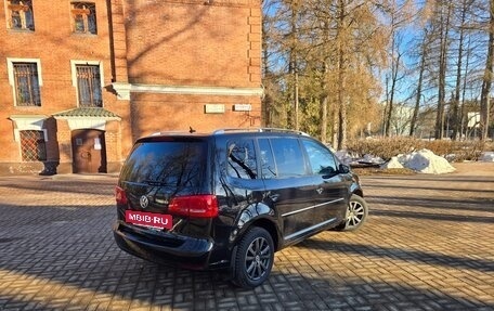 Volkswagen Touran III, 2011 год, 790 000 рублей, 5 фотография