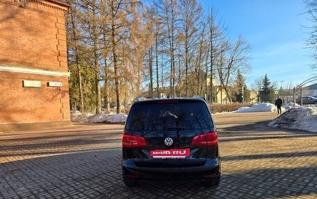 Volkswagen Touran III, 2011 год, 790 000 рублей, 2 фотография