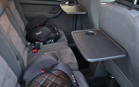 Volkswagen Touran III, 2011 год, 790 000 рублей, 21 фотография