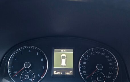 Volkswagen Touran III, 2011 год, 790 000 рублей, 29 фотография