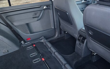 Volkswagen Touran III, 2011 год, 790 000 рублей, 34 фотография