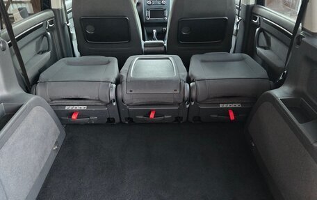 Volkswagen Touran III, 2011 год, 790 000 рублей, 37 фотография