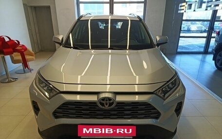 Toyota RAV4, 2019 год, 3 232 000 рублей, 2 фотография