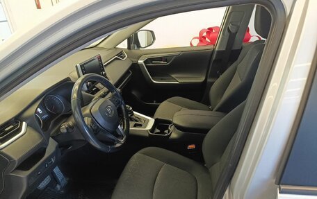 Toyota RAV4, 2019 год, 3 232 000 рублей, 13 фотография