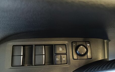 Toyota RAV4, 2019 год, 3 232 000 рублей, 16 фотография