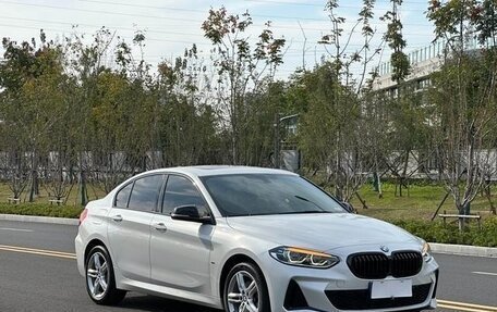 BMW 1 серия, 2021 год, 1 650 000 рублей, 3 фотография